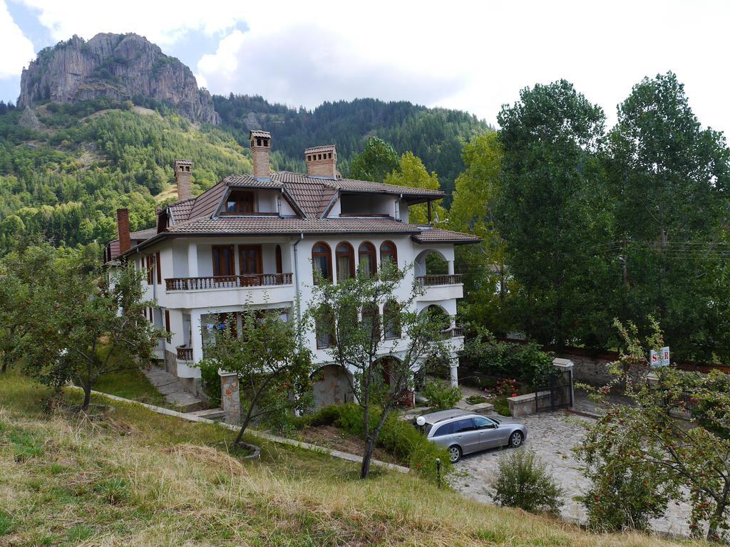 Family Hotel Silver Smolyan Eksteriør bilde