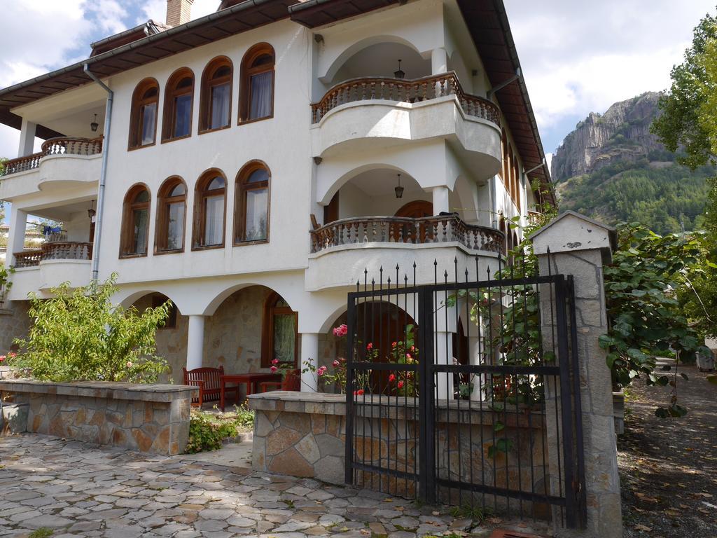Family Hotel Silver Smolyan Eksteriør bilde