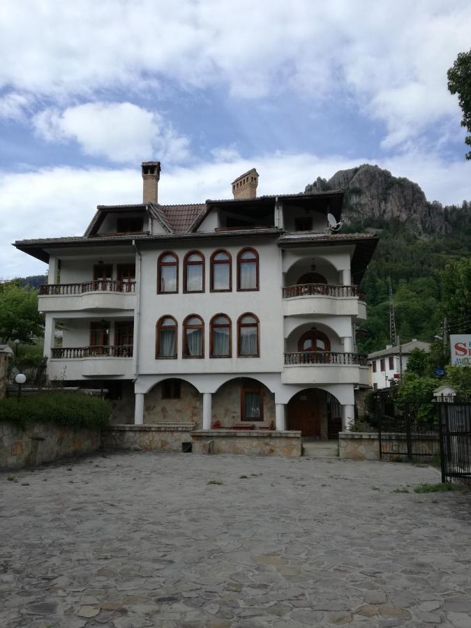 Family Hotel Silver Smolyan Eksteriør bilde